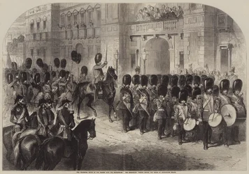 Der Triumphale Einzug der Wachen in die Metropole, die Grenadiere passieren die Königin am Buckingham Palace